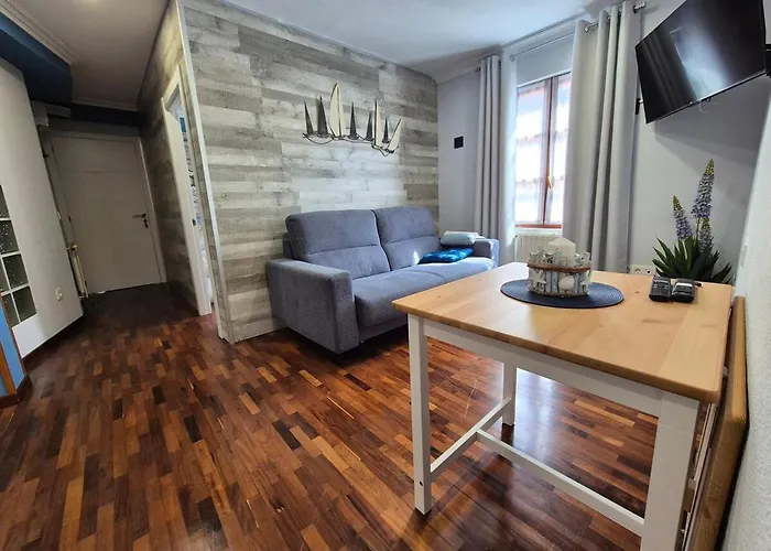 El Veleru Apartman *