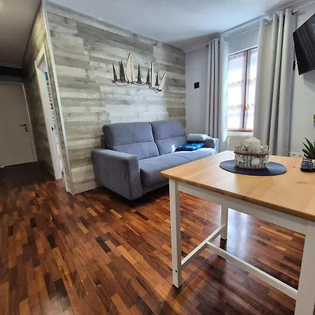 El Veleru Apartman *
